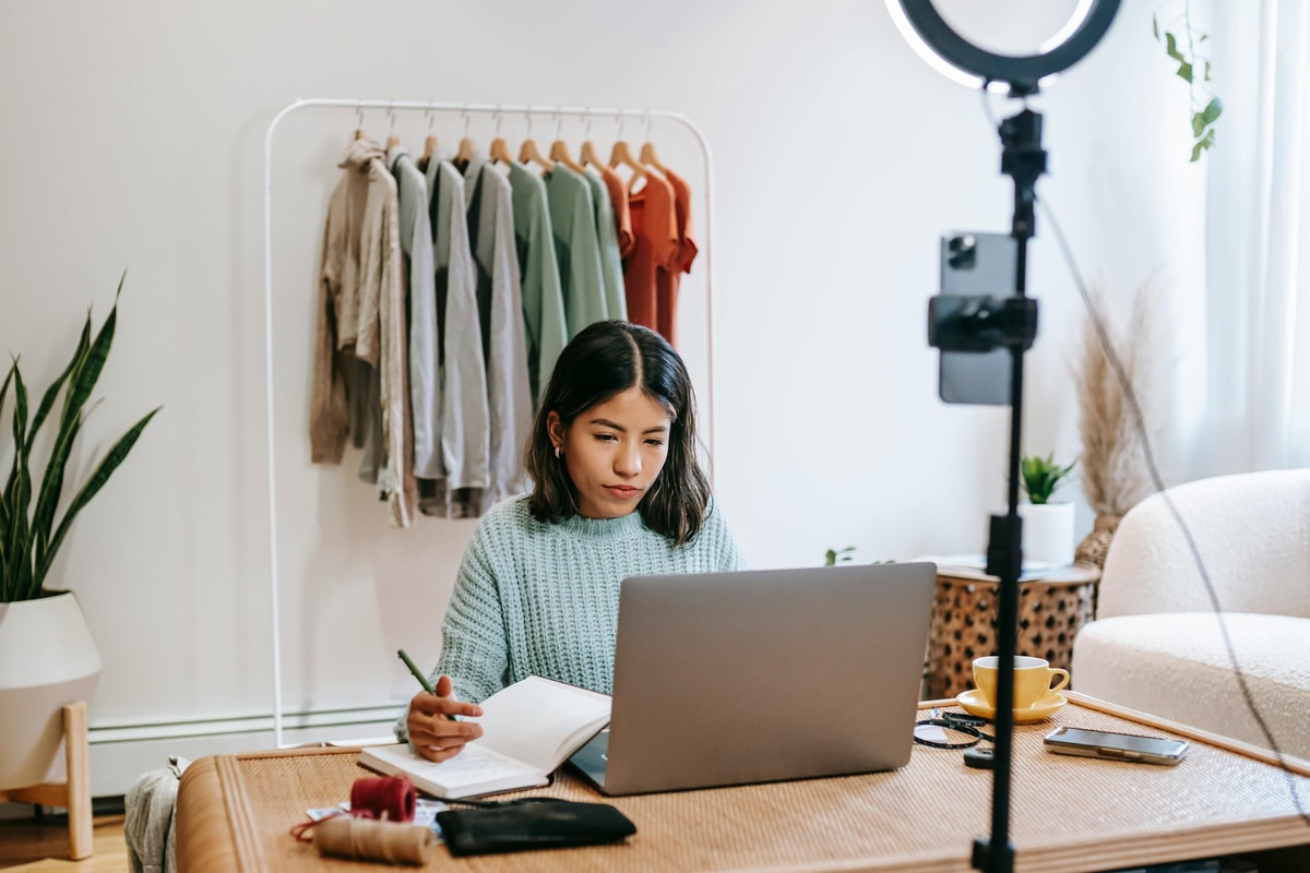 Equipos Reacondicionados: ¿Por Qué Son la Mejor Elección para Emprendedores?