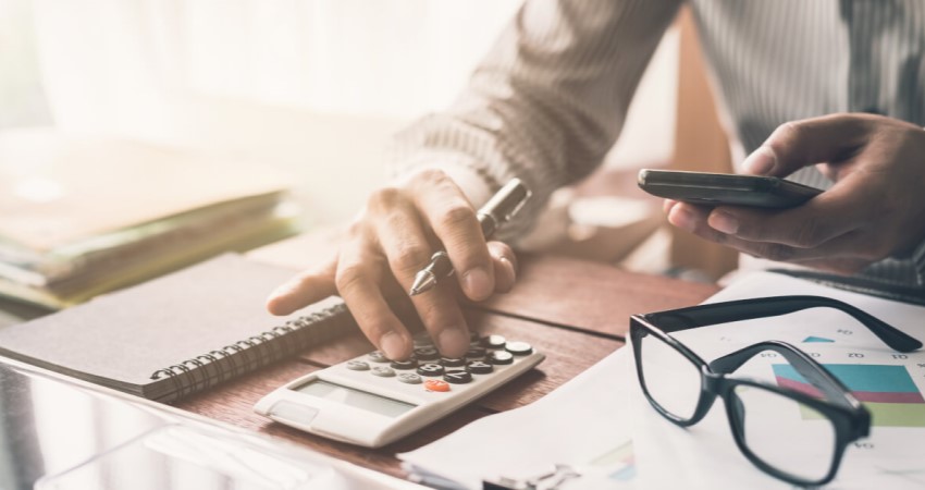 Proyección de gastos personales se debe presentar nuevamente