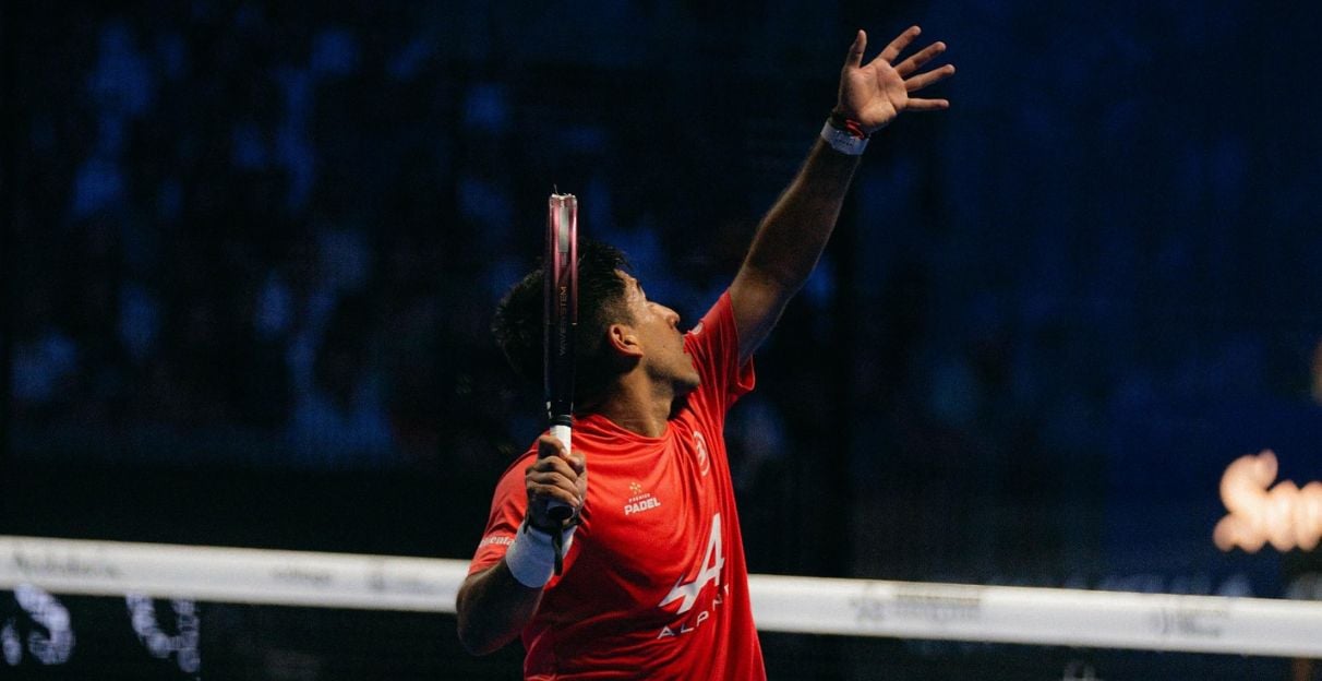 Entrenamiento de globos y rapidez de pies: mejora tu defensa en la pista de pádel