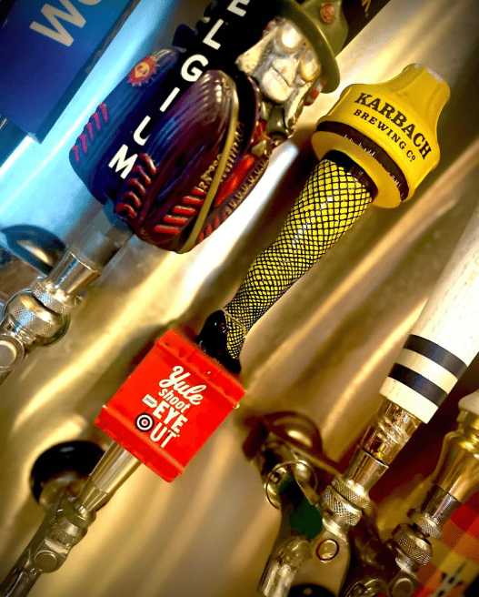 Full Bar & Cocktails