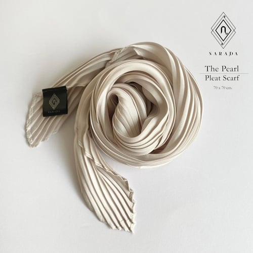 ผ้าพันคอซาตินอัดพลีท The Pearl 01N-707002