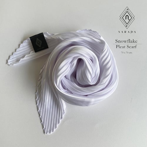 ผ้าพันคอซาตินอัดพลีท Snowflake 01N-707007