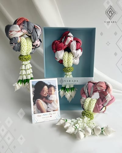 มาลัยวันแม่ มาลัยผ้าพิมพ์ลาย มาลัยอุบะ 7 ขา ของขวัญวันแม่ MS9