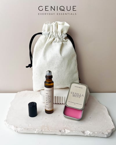 Genique พรีเมี่ยมเซท Giftset Happy Heal Aroma Relaxing  Oil + Aroma Relaxing Balm ในถุงผ้า