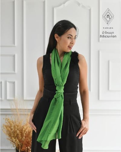 ผ้าพันคอไหมมุก เขียวมะกอก