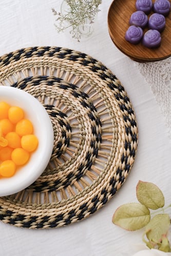 Stardust thread black placemat 30 cm.