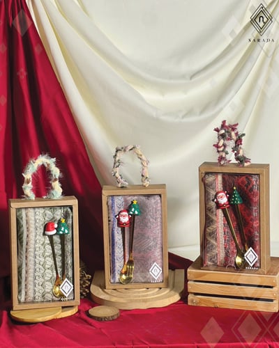 ผ้าคลุมไหล่พัชมีน่ากับช้อนส้อมคริสต์มาส - TT170