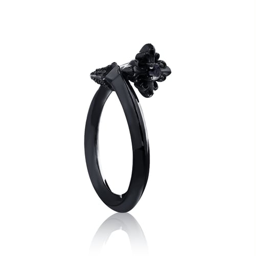 Rituals Cross Spear Ring Xtreme - Black แหวนเงินแท้ 925 แกะมือขัดเงาพิเศษ ชุบแบลกโรเดียม ประดับพลอยสวิสเกรดพิเศษ