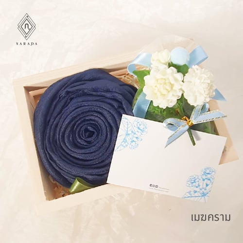 ผ้าคลุมไหล่ไหมมุก ในกล่องไม้มินิ Package SM