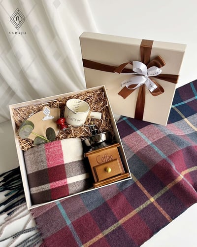 ชุดผ้าพันคอผู้ชาย พร้อมเครื่องบดกาแฟ แก้วตวง และแผ่นกรองกาแฟ TT112