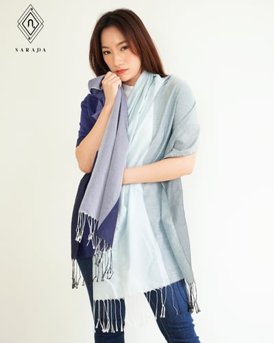 ผ้าคลุมไหล่ ใยธิทรา 4 สี สีควันช่อม่วง