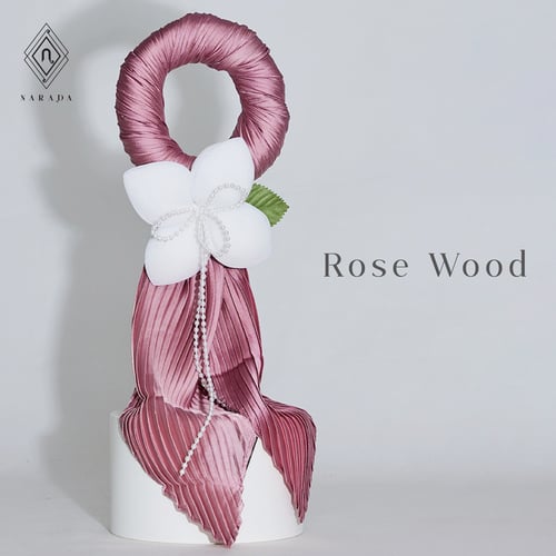 MS13_มาลัยวันแม่ ของขวัญวันแม่ พวงมาลัยผ้าพลีทกลิ่นหอม กลีบการบูร