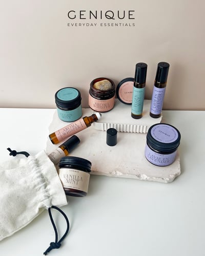 Genique พรีเมี่ยมเซท Giftset Happy Heal พิมเสนน้ำ + ยาดมขวดสีชา ในถุงผ้า