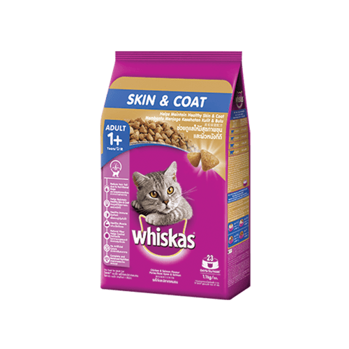 [MANOON] WHISKAS  Pockets Skin & Coat Adult cat food chicken & Salmon flavor1.1kg