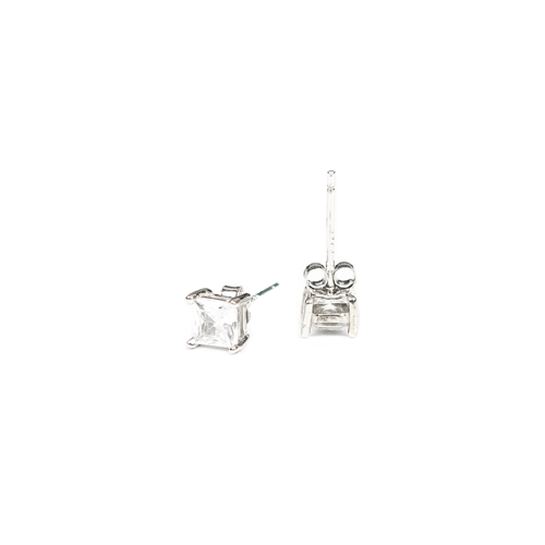 MR_GOLDss PRINCESS CUT EARRINGS 4MM SILVER