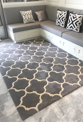 Hand-Tufted Carpet & Rug