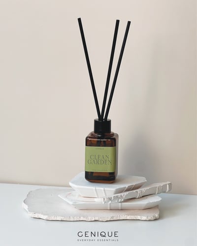 Genique Diffuser น้ำหอมปรับอากาศ  ขวดสีชา | Green Garden