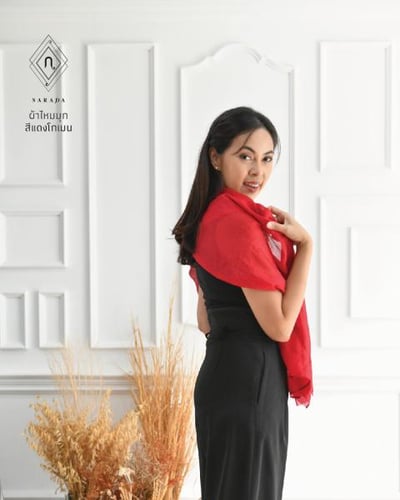 ผ้าพันคอไหมมุก แดงโกเมน