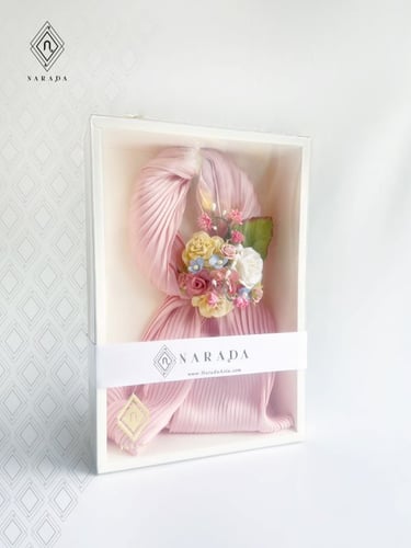 Retirement gift MN15 Pleated Garland