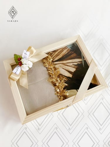 Retirement gift  C3 Cashmere and Print Scarf in Mirror Box