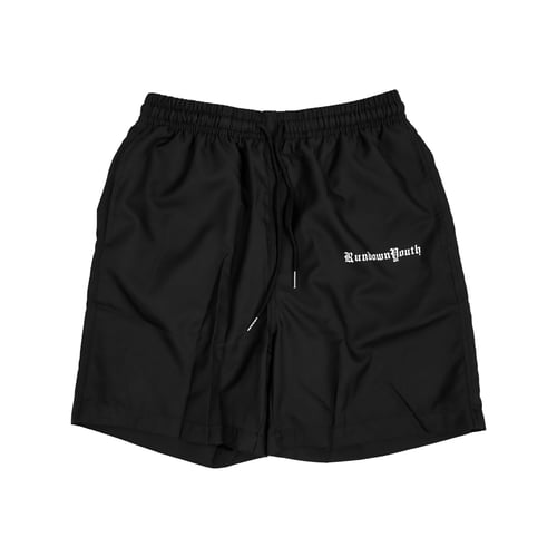 RUNDOWNYOUTH LOGO SHORTS BLACK