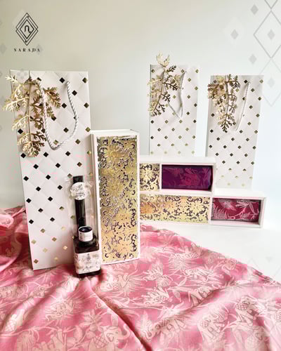 ผ้าลายไทยในกล่องฉลุและ Aroma พร้อมถุง - TT144