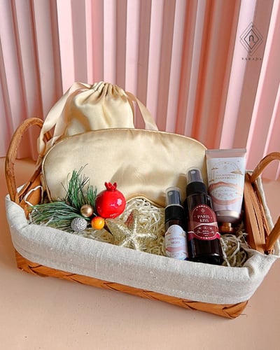 SX02 ชุดตะกร้า กระเช้าสปา ที่ปิดตา / Hand Cream / Room Spray และ Pillow Mist