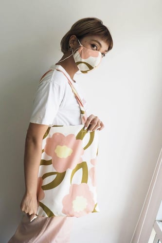 Set หน้ากาก + กระเป๋าmari 