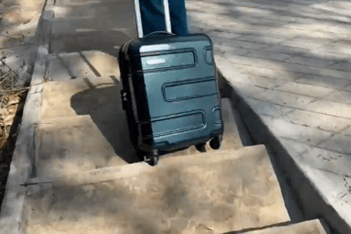 กระเป๋าเดินทาง18นิ้วสี้เขียว ถือขึ้นเครื่องได้