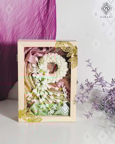 ผ้าไหมรางหกพร้อมมาลัยประดิษฐ์ - TT134