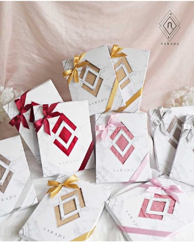 ของขวัญ ผ้าไหมมุกในกล่อง Narada