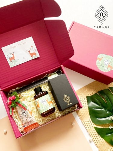 ของขวัญ ของพรีเมี่ยม ชุดเซต ก้านไม้หอม และครีมทอมือ NRA08