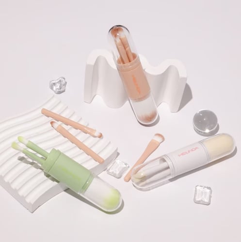 Meilinda Handy Pocket Brush 4ชิ้น MC4311 (คละสี)