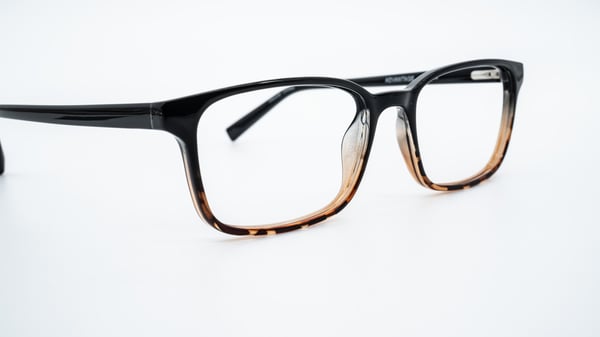Advantage M812 Black Tortoise Fade