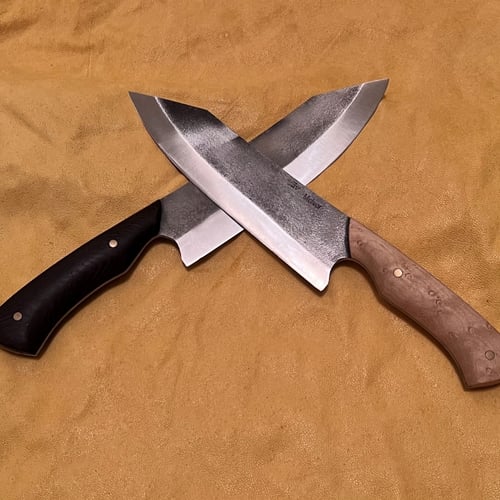 Carbon steel kitchen knife with Windge wood handle
