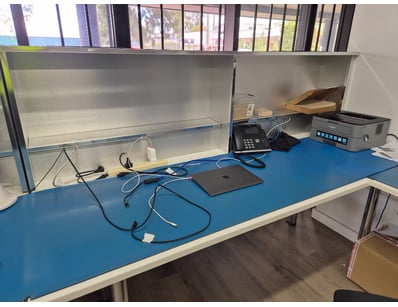 Dyson, Apple & Other Major Brand Reseller Liquid... - Lot 25
