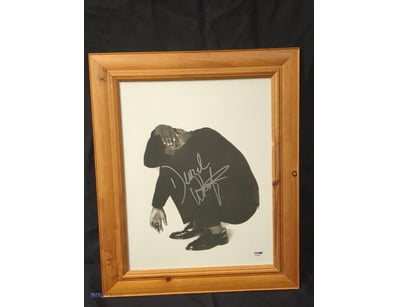 DENZEL WASHINGTON SIGNED PHOTOGRAPH.

Item Size: H...