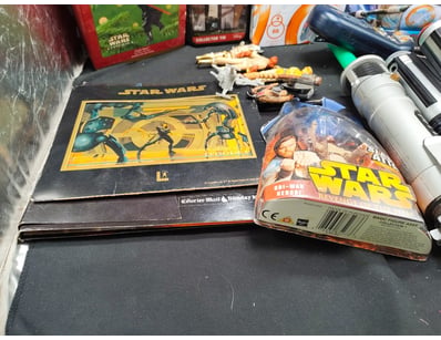 STAR WARS COLLECTION - GAMES, MERCHANDISE & COLLEC...