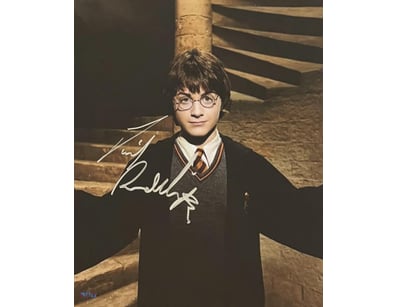 HARRY POTTER'S' DANIEL RADCLIFFE SIGNED PHOTO

Dan...