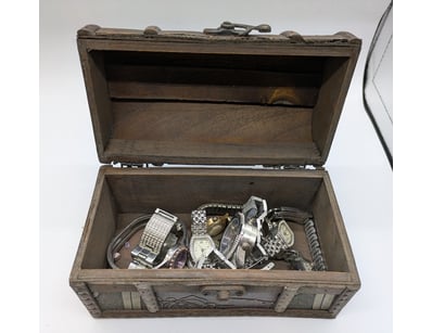 Affordable Watch Market (A997) - Lot 510