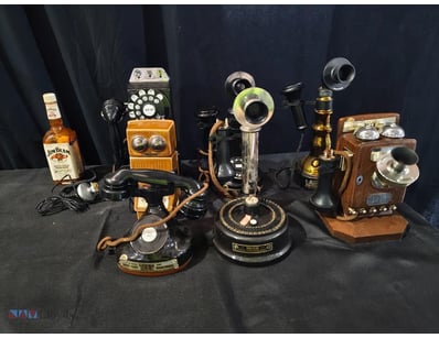 JIM BEAM DECANTER TELEPHONE COLLECTION

Item Size:...