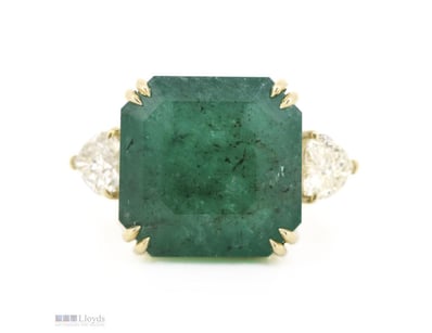 14K YELLOW GOLD, 15.85CT EMERALD AND DIAMOND, TRIL...