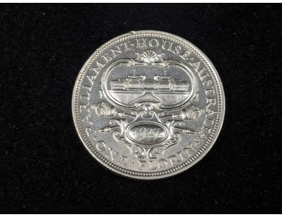 1927 AUSTRALIAN 8 PEARL PARLIAMENT HOUSE FLORIN
...