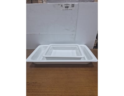 Lot of ceramic baking trays. White finish. 
52x32x...
