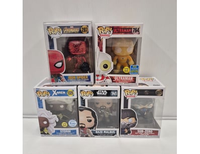 Curios & Collectables (A977) - Lot 8086
