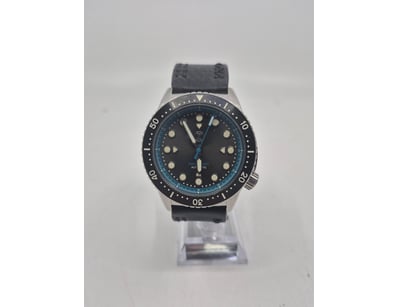 Affordable Watch Market (A980) - Lot 7505