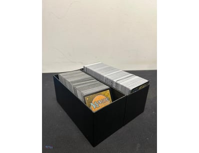 BULK LOT HOLDS A LARGE COLLECTION OF MAGIC: THE GA...