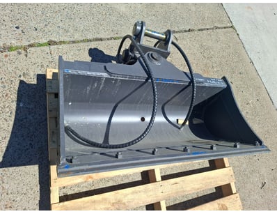 MOSTLY UNRESERVED Machinery & Attachments (ON4400) - Lot 21