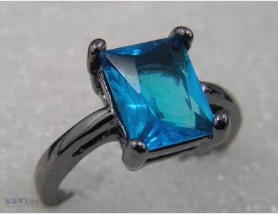 RING SIZE 8        

Condition: Good - Refer Image...