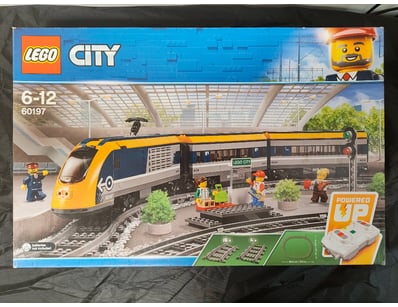 **UNRESERVED** COOKIE'S LIFETIME COLLECTION OF ... - Lot 515